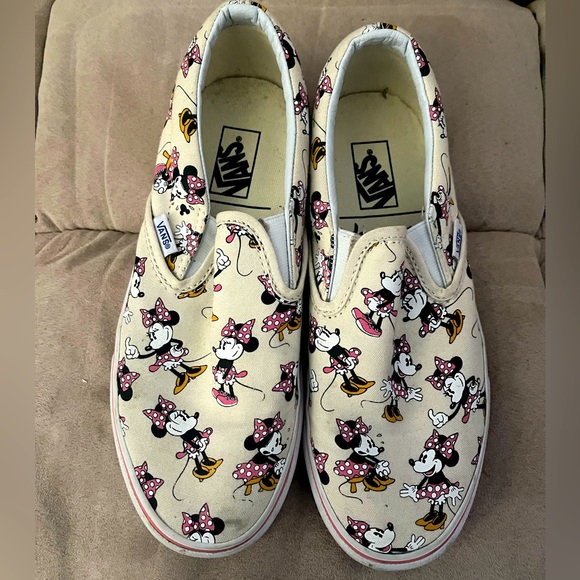 Minnie vans - Picture 1 of 4